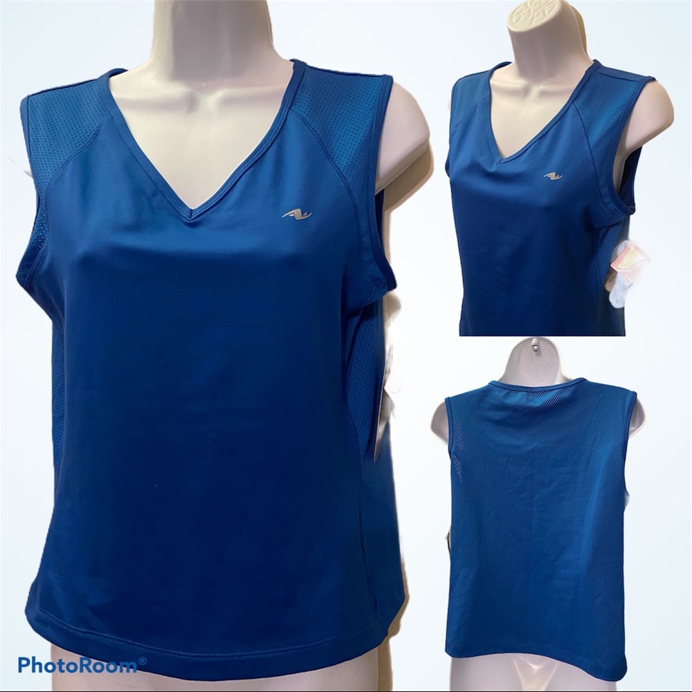 Blue workout muscle tank  🛍️ 3/$18 bundle your likes and 🔥 4/$20